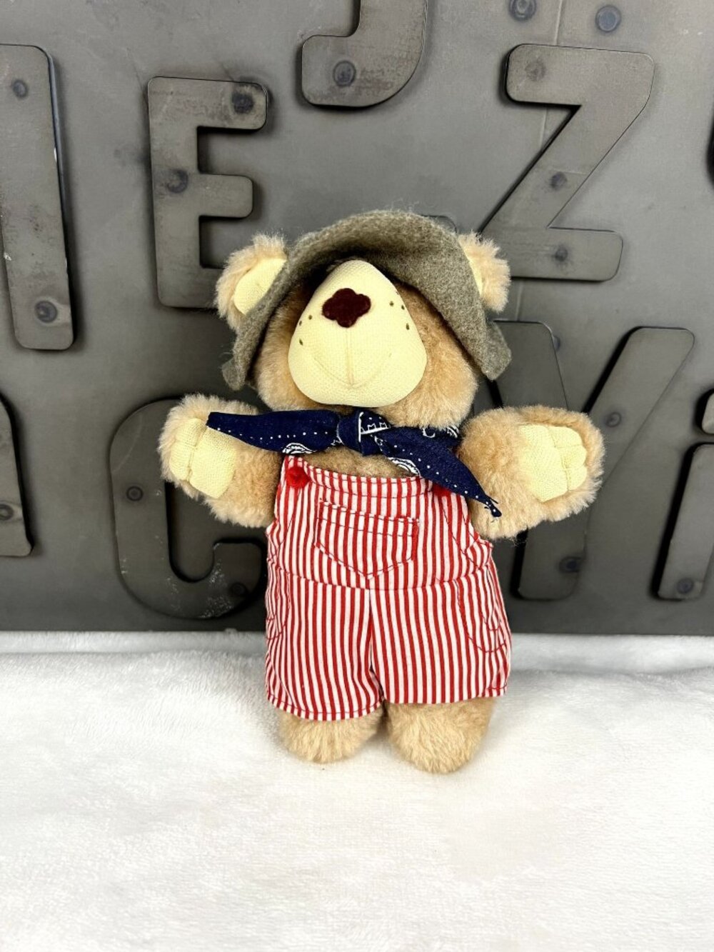 Vintage 1986 Furskins bear plush